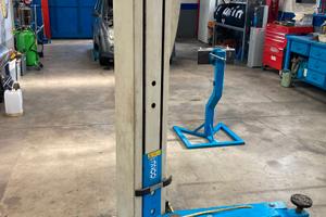 PONTE SOLLEVATORE AUTO OMCN