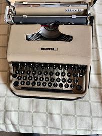 Macchina da Scrivere Olivetti Lettera 22