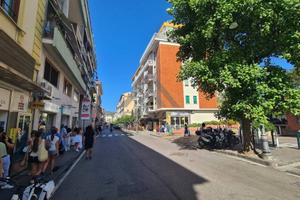 Attività / Licenza di 25 m² con 1 locale a Sorrent