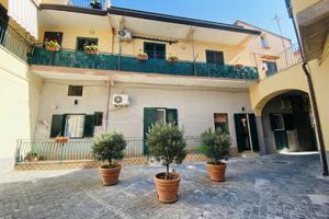 Frattaminore Via Nazionale 1 Piano con soffitta