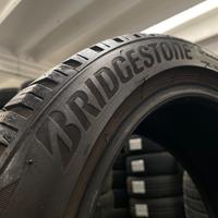 Grossa svendita di gomme