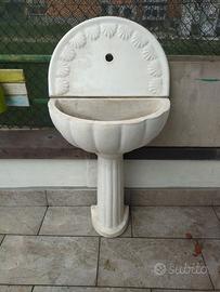 Fontana da esterno in calcestruzzo