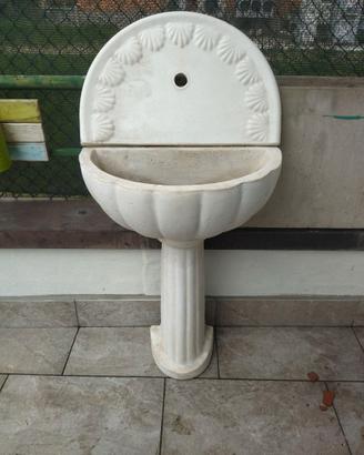 Fontana da esterno in calcestruzzo