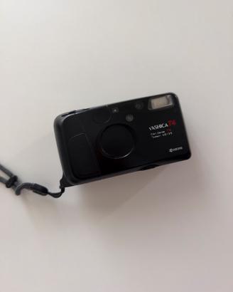 Yashica T4 - Carl Zeiss Tessar 35mm f/3.5 T*