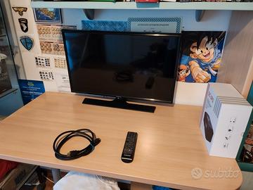 TV/Monitor Samsung 28" con telecomando e cavo HDMI