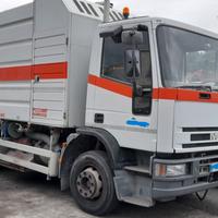 Iveco 150 e 18 lavacassonetti