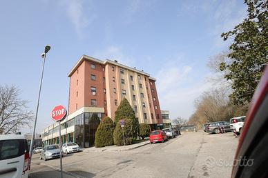 Box/Posto auto Todi [AT90VRG]