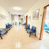 Ampio locale per uffici / ambulatori in centro