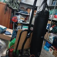 Sacco tirapugni Decathlon con supporto in metallo