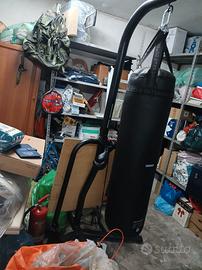 Sacco tirapugni Decathlon con supporto in metallo