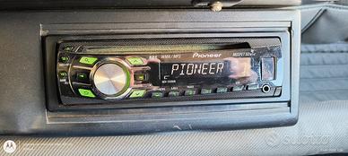 autoradio completo di artoparlanti