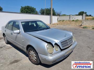 MERCEDES CLASSE E W210 E 250 TURBO D -ricambi