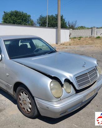 MERCEDES CLASSE E W210 E 250 TURBO D -ricambi