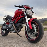 Ducati Monster 696