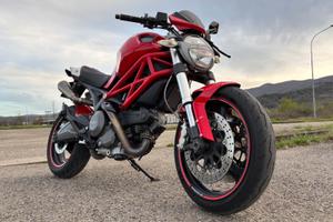 Ducati Monster 696