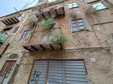 Immobile in asta di 53 m² con più di 5 locali a Ca