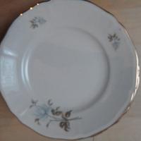 Set di piatti bordo oro