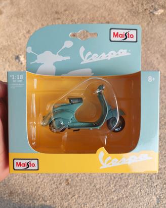 Vespa piaggio MP5 Paperino scala 1:18 in metallo