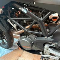 Moto Ktm 125 duke usata poco