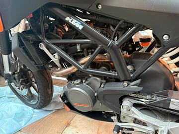Moto Ktm 125 duke usata poco