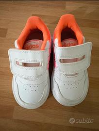 Scarpe adidas 22