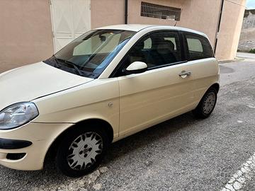 Lancia ypsilon