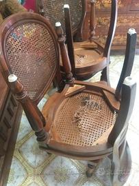 due sedie antiche