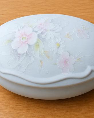 Le Roy Limoges scatola ovale biscuit di porcellana
