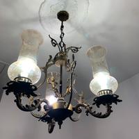 LAMPADARIO E 4 APPLIQUE IN BRONZO DORATO E AMPOLLE