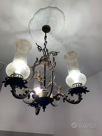 LAMPADARIO E 4 APPLIQUE IN BRONZO DORATO E AMPOLLE