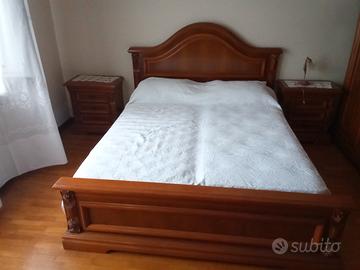 Camera da letto in legno massello