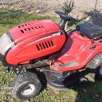 Trattorino  tagliaerba  MTD