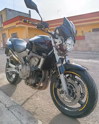 HORNET 600 
