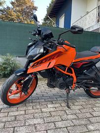 KTM Duke 390 Orange 2024