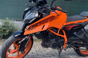 KTM Duke 390 Orange 2024