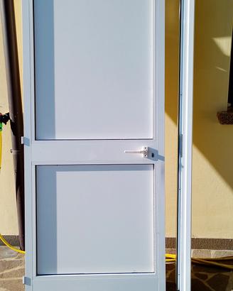 porte in alluminio bianco