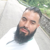 Autista parcheggiatore tutto fare