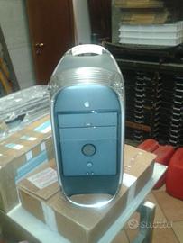 Macinosh G4 completo di tastiera, mouse e video
