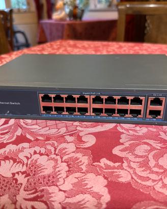 Switch PoE 16 porte Gigabit e 2 Up Link