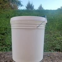 Secchi plastica da 21 litri