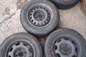 cerchi acciaio wolkswagen e gomme nuove 