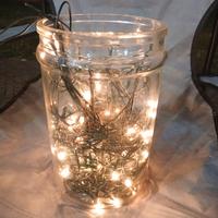 vaso di vetro con luci