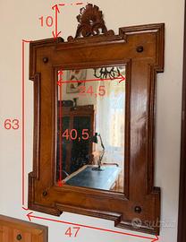 Specchio antico con cornice in legno