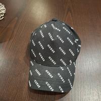 Cappellino guess