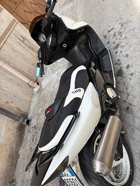 Scarico 4 road tmax