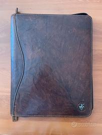 Porta documenti in pelle