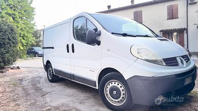 Renault Traffic 2.5  van