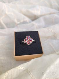 Anello regolabile in argento placcato con granato 