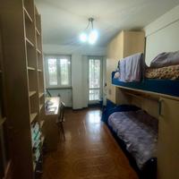 Cameretta letto armadio libreria e scrivania