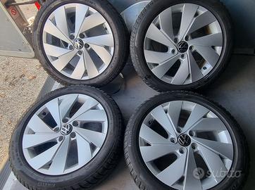 Cerchi VW Golf 8 con Gomme invernali da 17
